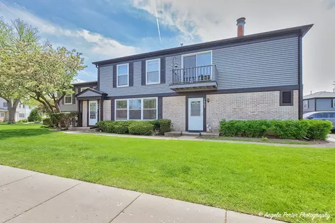 1402 Inverrary Ln #1402, Deerfield, IL 60015