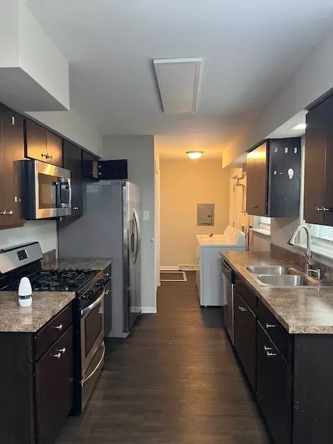 Kitchen - 4327 Eberly Ave, Brookfield, IL 60513 photo 2 of 3