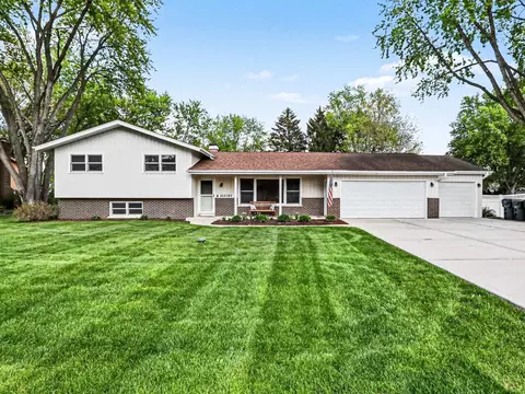 10 S287 Alma Ln, Naperville, IL 60564
