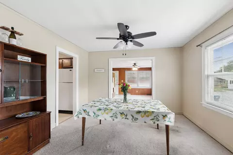 Dining - 14900 Hamlin Ave, Midlothian, IL 60445 photo 1 of 2