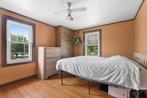 Bedroom - 14900 Hamlin Ave, Midlothian, IL 60445 photo 3 of 4