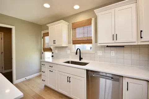 Kitchen - 1531 Duncannon Dr, Normal, IL 61761 photo 4 of 5