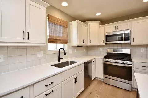 Kitchen - 1531 Duncannon Dr, Normal, IL 61761 photo 5 of 5