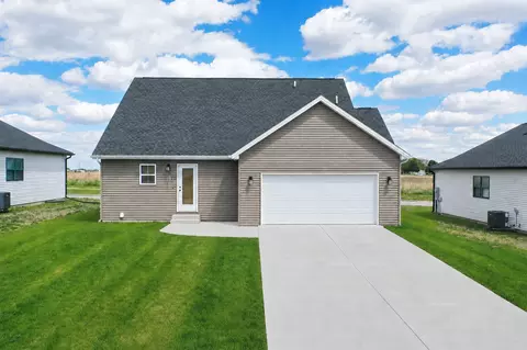 Exterior - 1531 Duncannon Dr, Normal, IL 61761 photo 4 of 4
