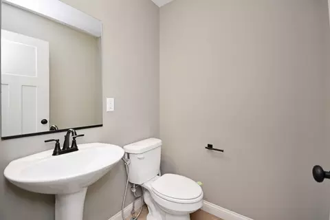 Bath - 1531 Duncannon Dr, Normal, IL 61761 photo 1 of 7
