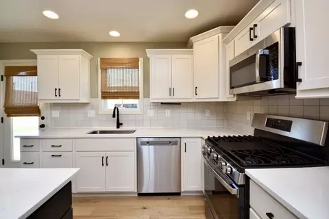 Kitchen - 1531 Duncannon Dr, Normal, IL 61761 photo 3 of 5