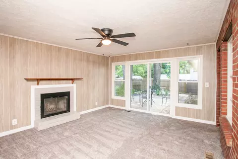 Living - 9 Riser Ave, Bloomington, IL 61701 photo 7 of 7