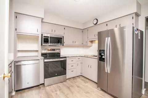 Kitchen - 9 Riser Ave, Bloomington, IL 61701 photo 1 of 3