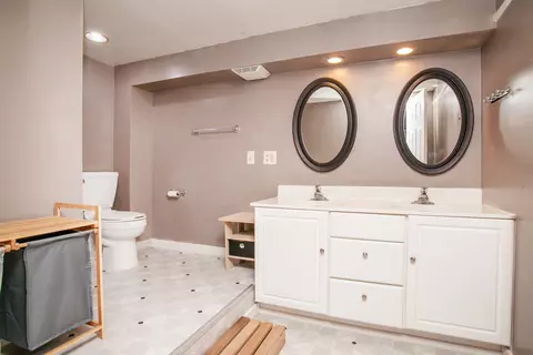 Bath - 9 Riser Ave, Bloomington, IL 61701 photo 2 of 3