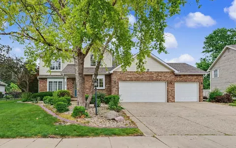 2807 Cherry Hills Dr, Champaign, IL 61822