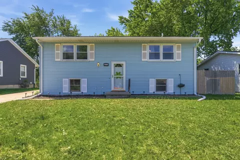 3203 W 66th St, Davenport, IA 52806