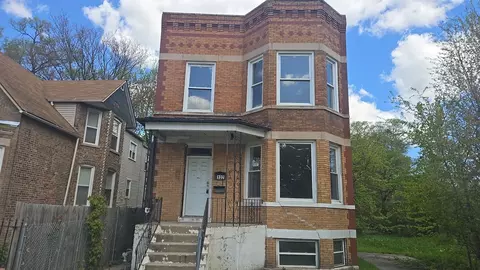 132 W 113th St, Chicago, IL 60628