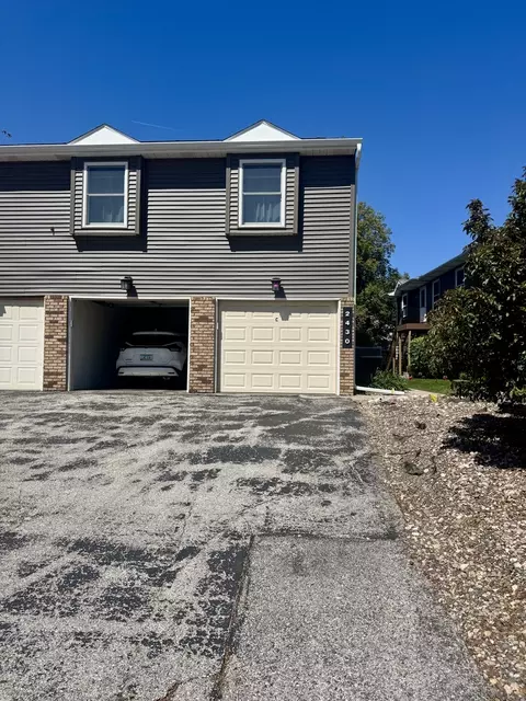 2430 E 51st St #C, Davenport, IA 52807