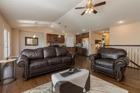 1412 Kickapoo Creek Rd, Bloomington, IL 61705 photo 11