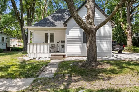 904 E Water St, Urbana, IL 61802