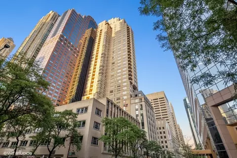 118 Erie St #32G, Chicago, IL 60611