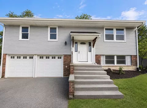 7931 W Laurel Dr, Frankfort, IL 60423