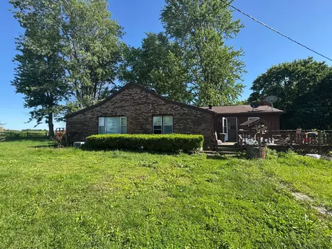 19855 N Prior Ln, Mount Vernon, IL 62864