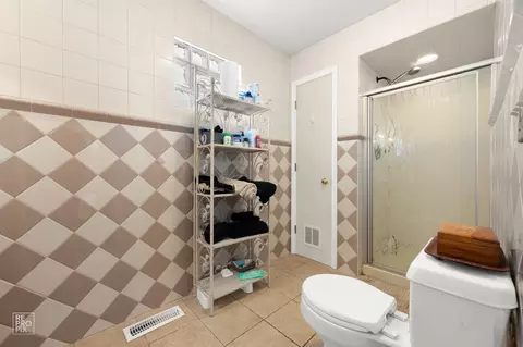 Bath - 114 59th St, Willowbrook, IL 60527 photo 1 of 2