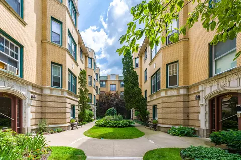 5515 N Winthrop Ave #2A, Chicago, IL 60640
