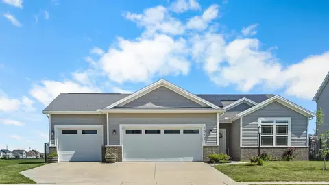 1012 Declaration Dr, Savoy, IL 61874