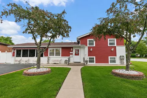 115 N Rose Ave, Addison, IL 60101