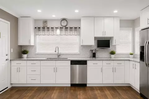 Kitchen - 115 N Rose Ave, Addison, IL 60101 photo 2 of 4