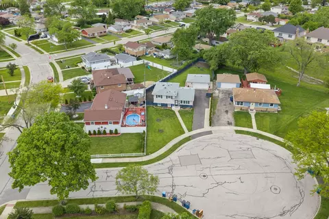 View/Area - 115 N Rose Ave, Addison, IL 60101 photo 6 of 7