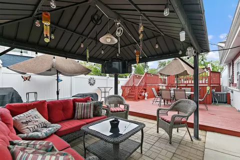 Exterior - 115 N Rose Ave, Addison, IL 60101 photo 2 of 4