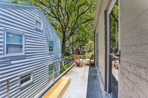 Exterior - 2724 Simpson St, Evanston, IL 60201 photo 2 of 7