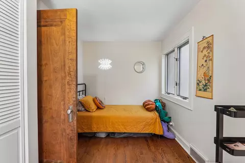Bedroom - 2724 Simpson St, Evanston, IL 60201 photo 5 of 5