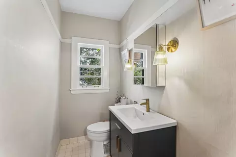 Bath - 2724 Simpson St, Evanston, IL 60201 photo 1 of 3