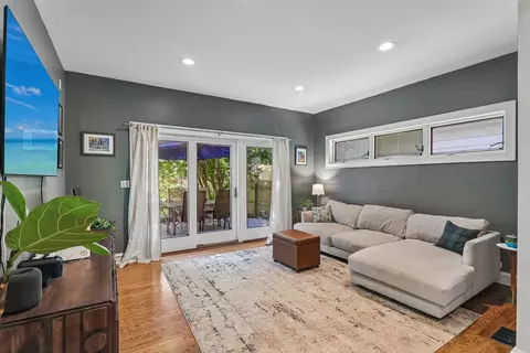 Living - 2724 Simpson St, Evanston, IL 60201 photo 1 of 2