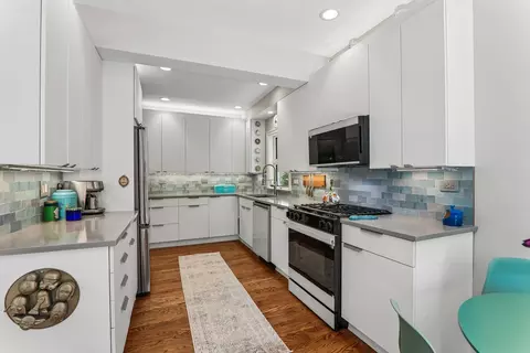 Kitchen - 2724 Simpson St, Evanston, IL 60201 photo 2 of 3