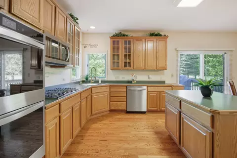Kitchen - 10902 Red Hawk Ln, Spring Grove, IL 60081 photo 2 of 2