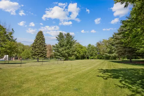 Exterior - 10902 Red Hawk Ln, Spring Grove, IL 60081 photo 7 of 7