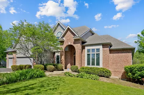 10902 Red Hawk Ln, Spring Grove, IL 60081