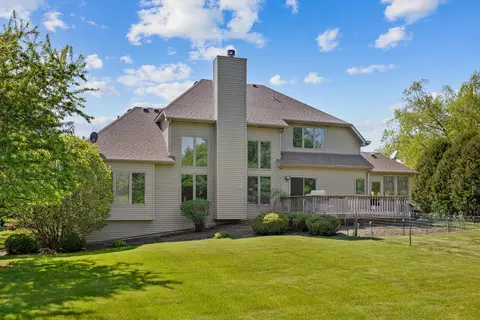 Exterior - 10902 Red Hawk Ln, Spring Grove, IL 60081 photo 5 of 7