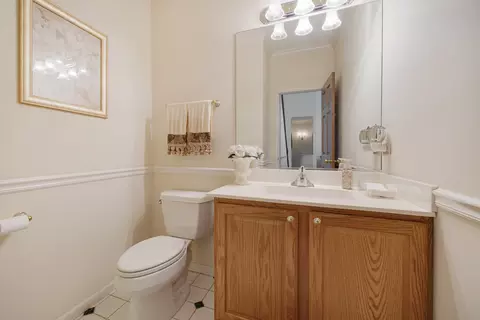 Bath - 10902 Red Hawk Ln, Spring Grove, IL 60081 photo 4 of 4
