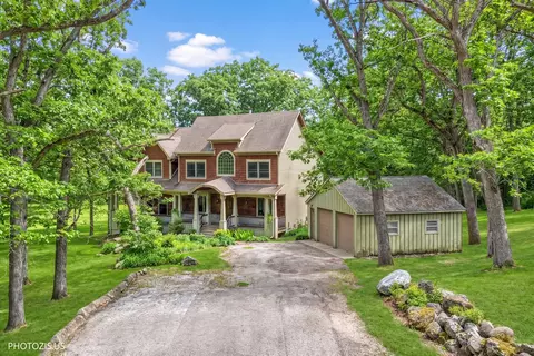 4110 Valley View Rd, Crystal Lake, IL 60012