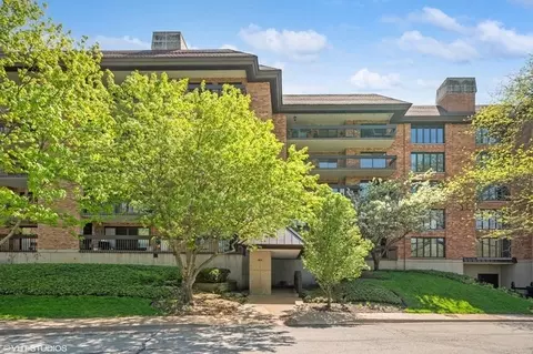 3851 Mission Hills Rd #502, Northbrook, IL 60062