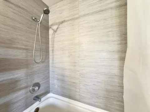 Bath - 1770 Penny Ln, Bartlett, IL 60103 photo 5 of 5