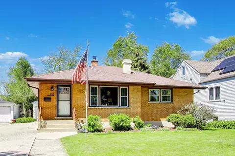 210 N 2nd Ave, Villa Park, IL 60181
