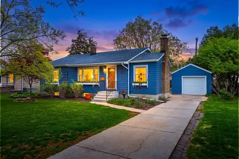 826 N Main St, Naperville, IL 60563