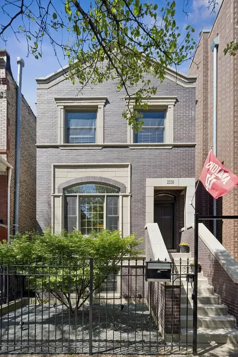 2338 N Oakley Ave, Chicago, IL 60647