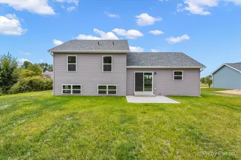 Exterior - 618 Apple Valley Rd, Harvard, IL 60033 photo 1 of 1