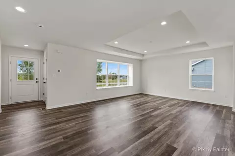 Living - 618 Apple Valley Rd, Harvard, IL 60033 photo 3 of 3