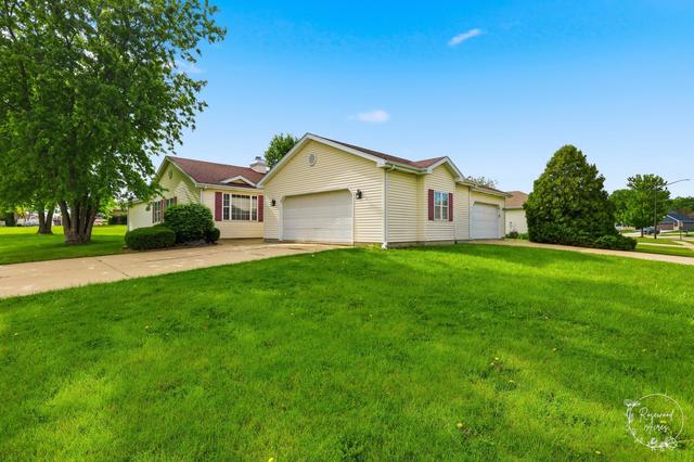 196 E First St, Manteno, IL 60950
