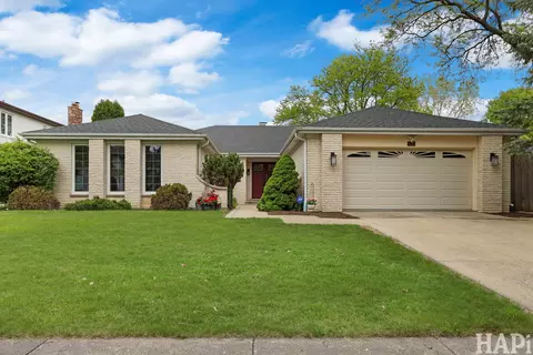 3930 Gloria Ct, Glenview, IL 60025