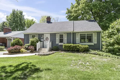 636 N Hickory Ave, Arlington Heights, IL 60004